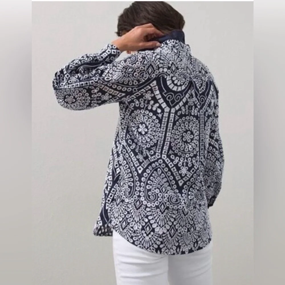 Chico's Eyelet Billow Button Down Long Sleeve Shirt
Size 8 - Picture 3 of 10